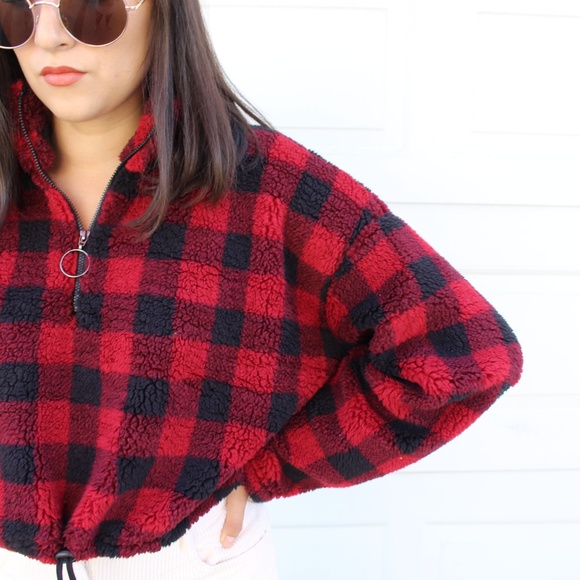 🚨Fall Favorite Collection//Red Plaid Crop Sweater - Picture 7 of 8